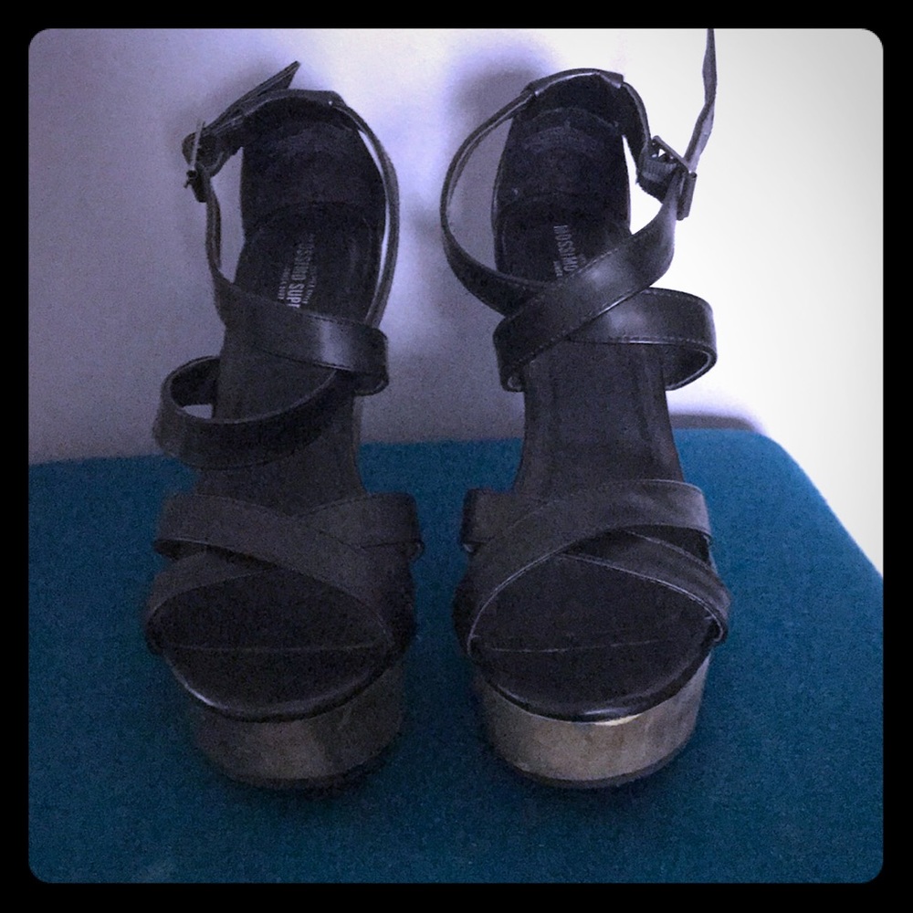 Missimo Supply Company Strapy Platform Heels Size9